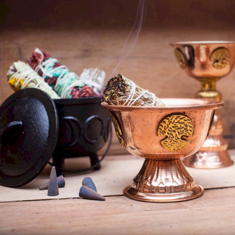 Cast iron cauldron & bowl for incense burning - perfect for spiritual ceremonies. Copper bowl adorned with intricate designs - ideal for rituals. Shop now for ritual bowls and cauldrons in the UK!